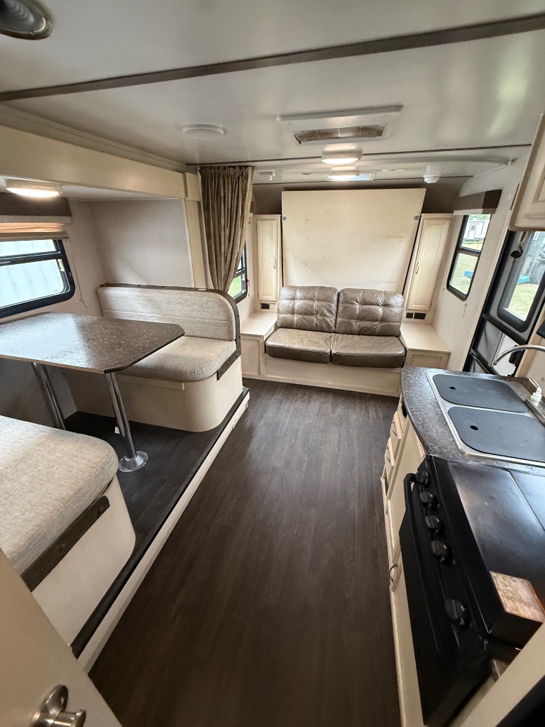 2019 Winnebago Of Indiana Micro Minnie - $11,990
