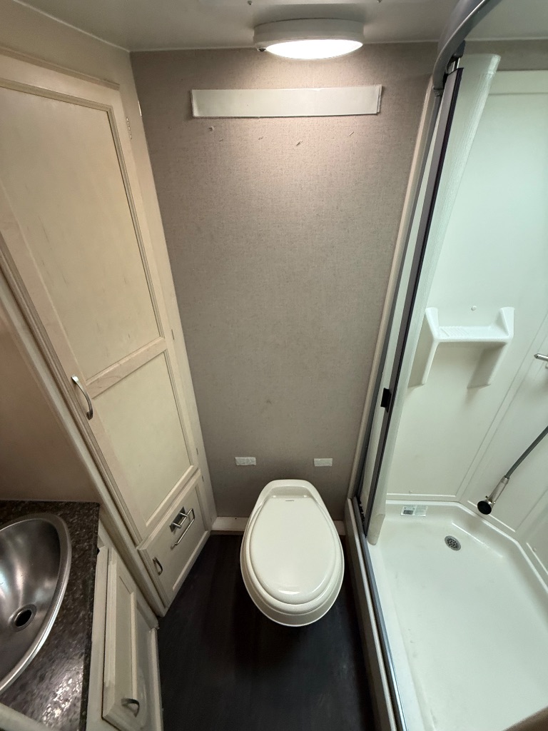 2019 Winnebago Of Indiana Micro Minnie - $11,990