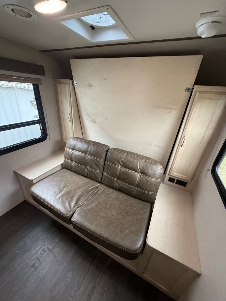 2019 Winnebago Of Indiana Micro Minnie - $11,990