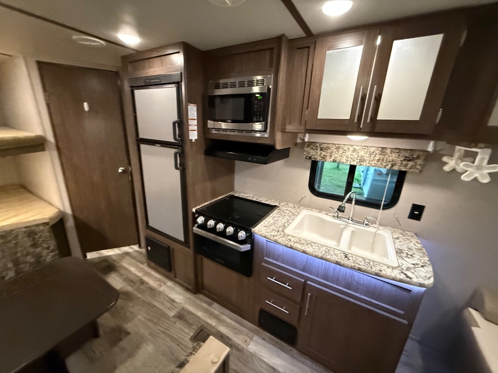 2019 Keystone Keystone - $11,990
