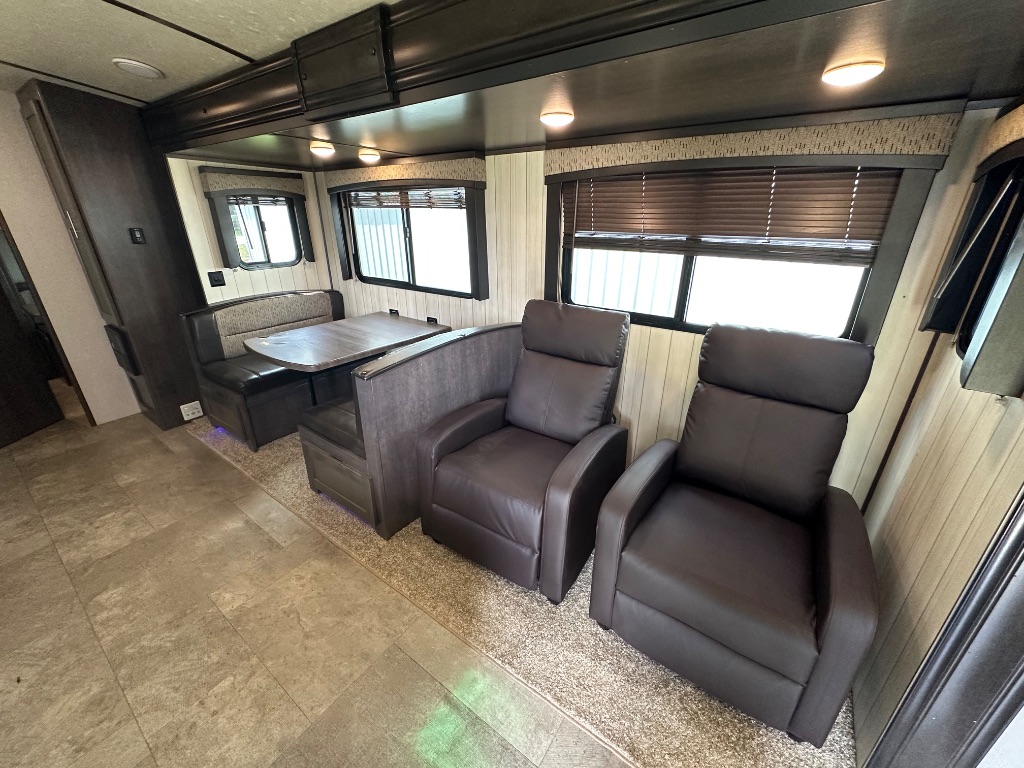 2019 Keystone Keystone - $16,990