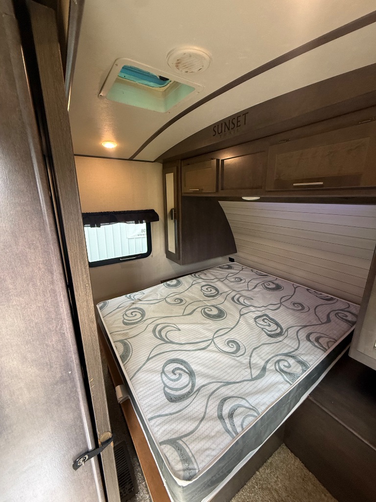 2019 Keystone Keystone - $16,990