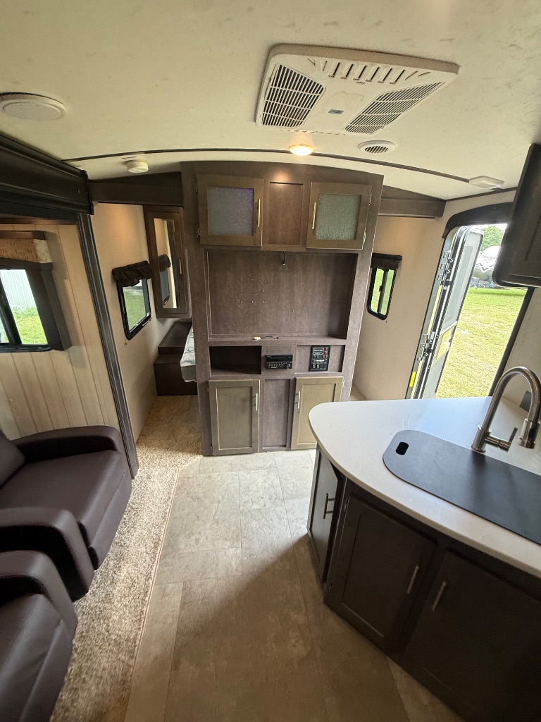 2019 Keystone Keystone - $16,990