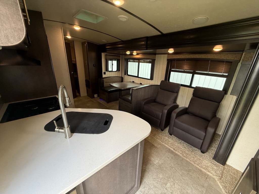 2019 Keystone Keystone - $16,990
