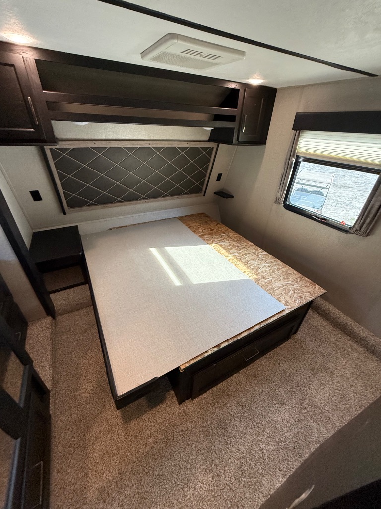 2018 Keystone Keystone - $39,990