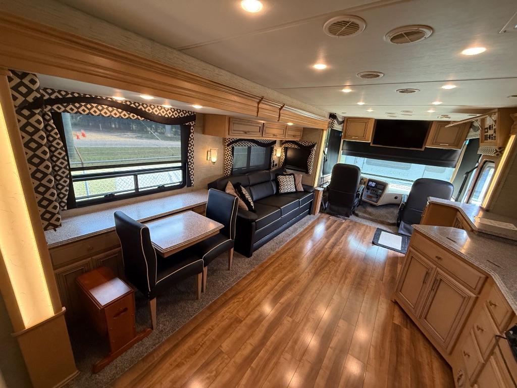 2016 Ford Motorhome Chassis - $84,990