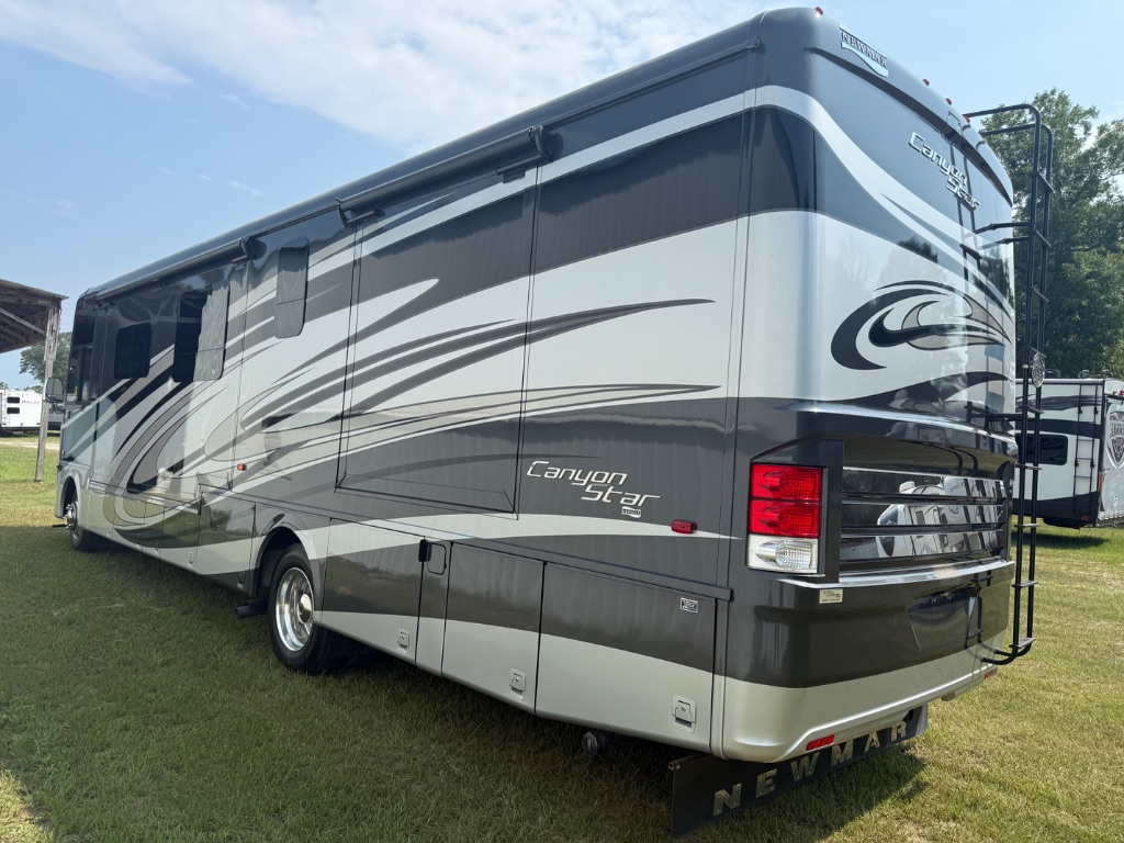 2016 Ford Motorhome Chassis - $84,990