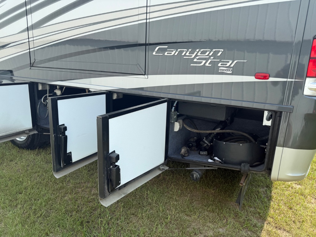 2016 Ford Motorhome Chassis - $84,990
