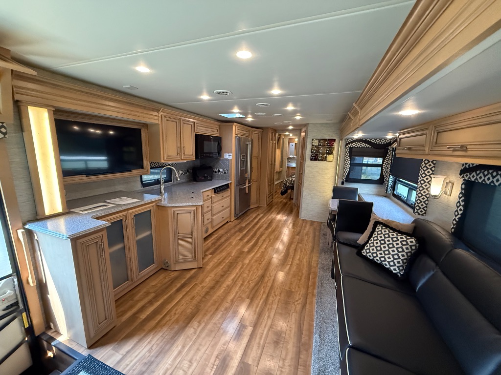 2016 Ford Motorhome Chassis - $84,990