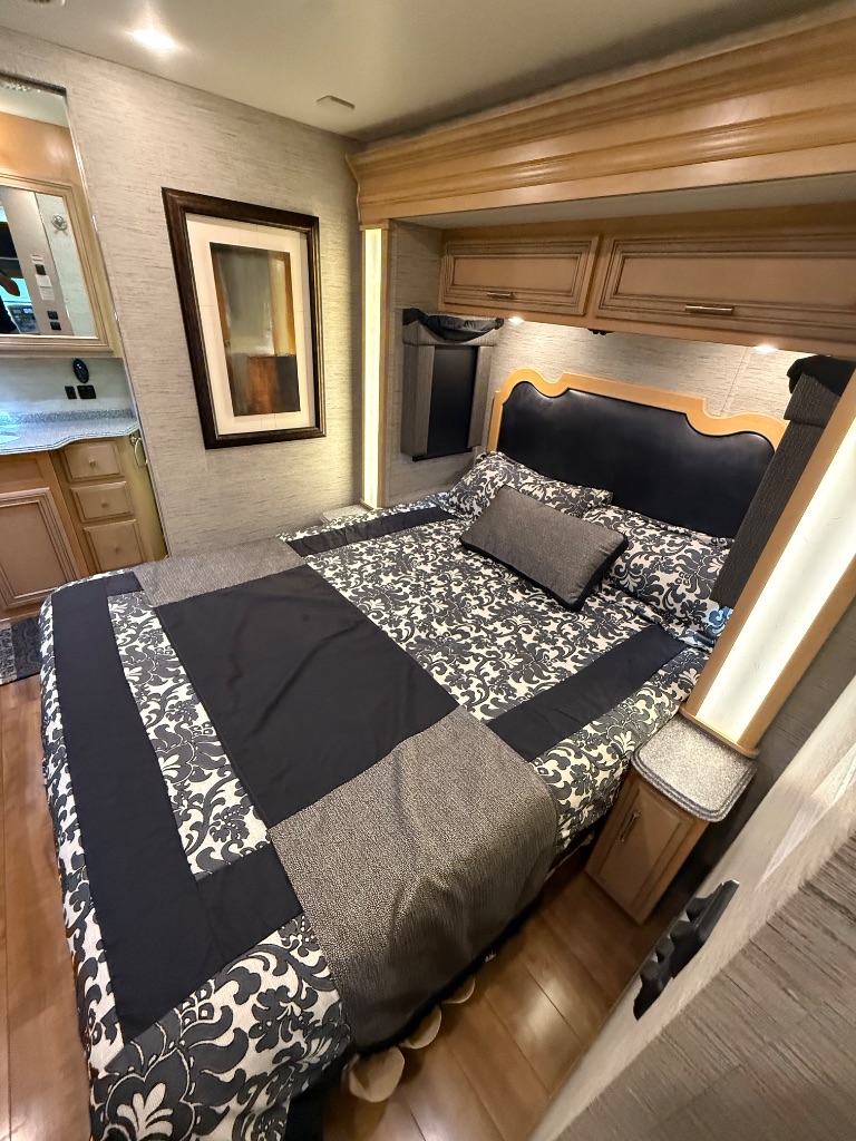 2016 Ford Motorhome Chassis - $84,990