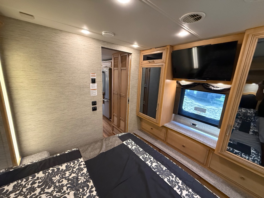 2016 Ford Motorhome Chassis - $84,990