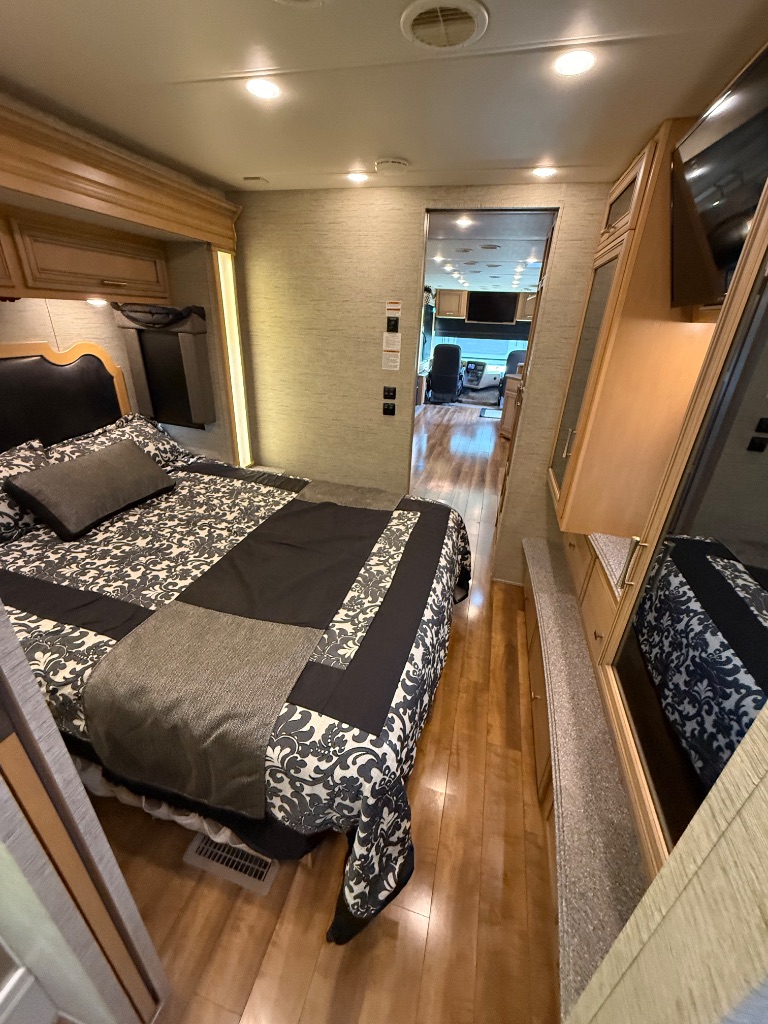 2016 Ford Motorhome Chassis - $84,990