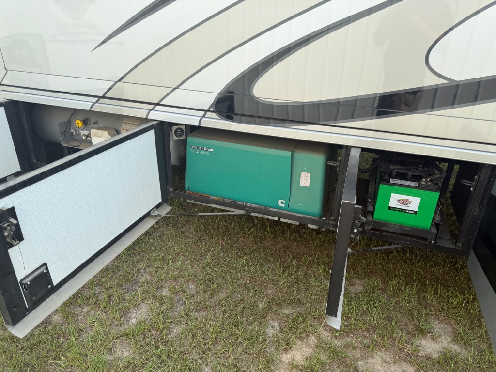 2016 Ford Motorhome Chassis - $84,990