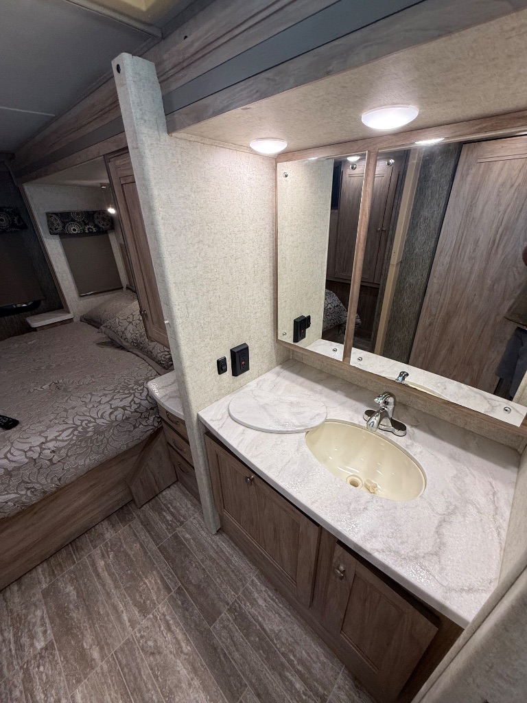 2019 Ford E-450 - $59,990