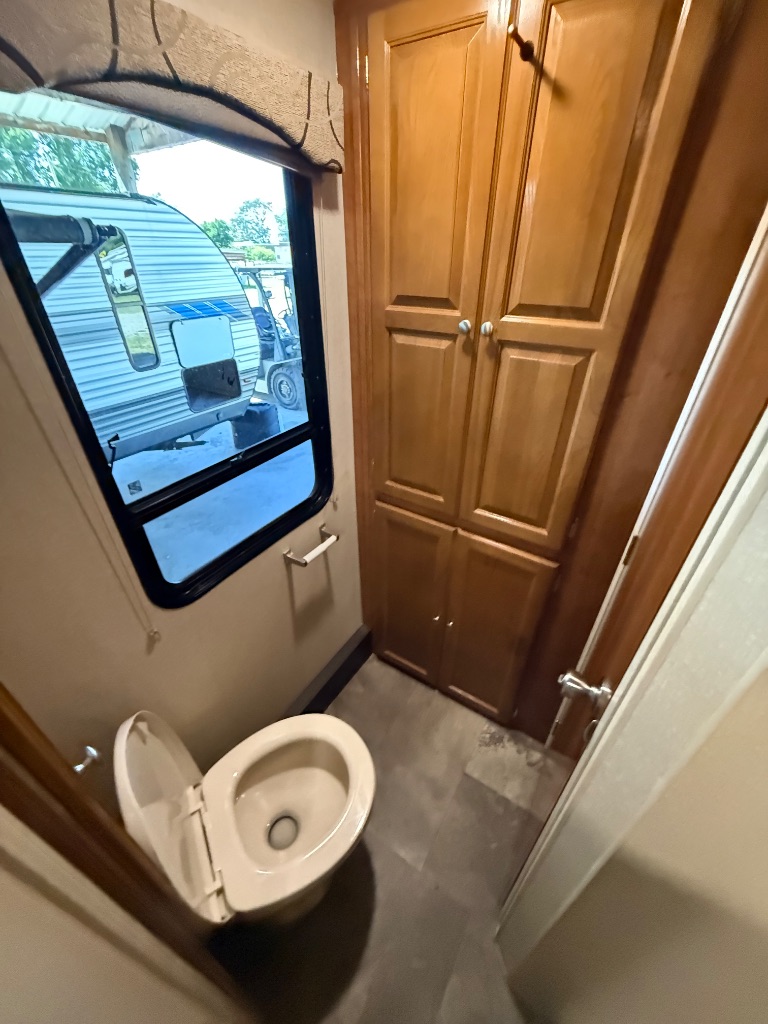 2017 Ford E-450 - $54,990