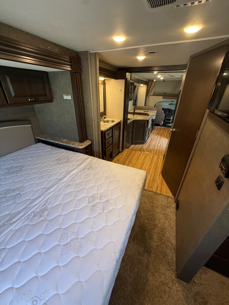 2020 Ford E-450 - $49,990