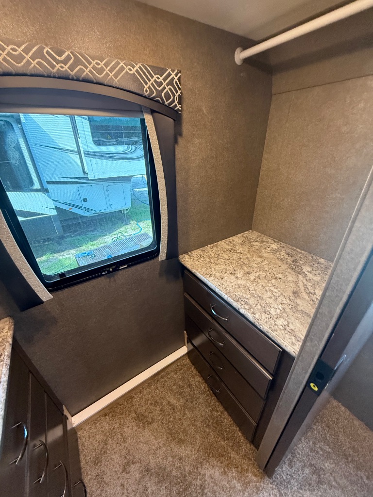 2020 Ford E-450 - $49,990