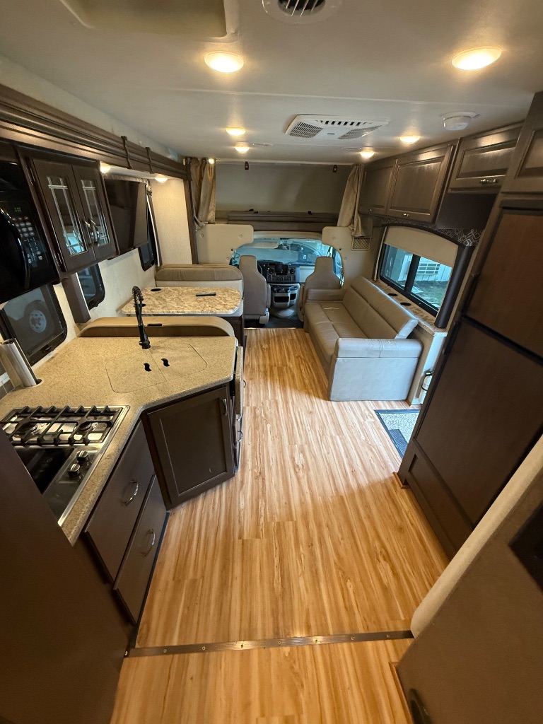 2020 Ford E-450 - $49,990