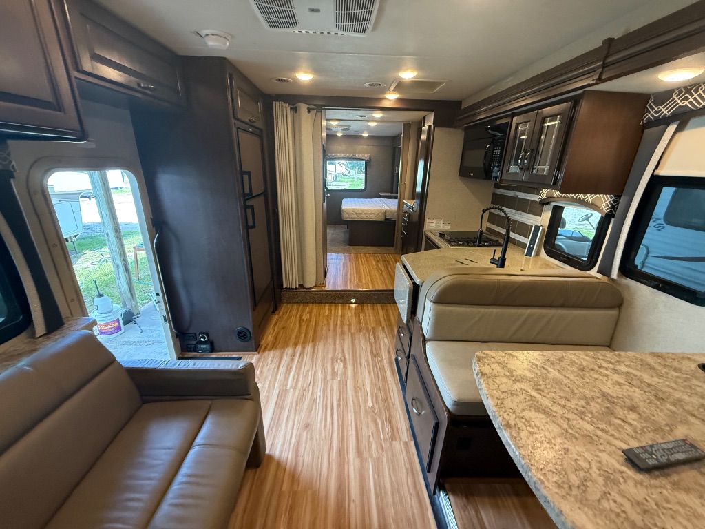 2020 Ford E-450 - $49,990