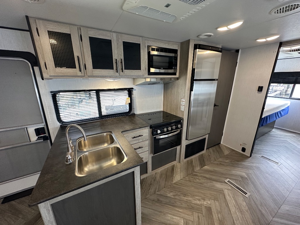 2022 Heartland Rv Pioneer, Prowler, & Prowler Lnyx - $19,880