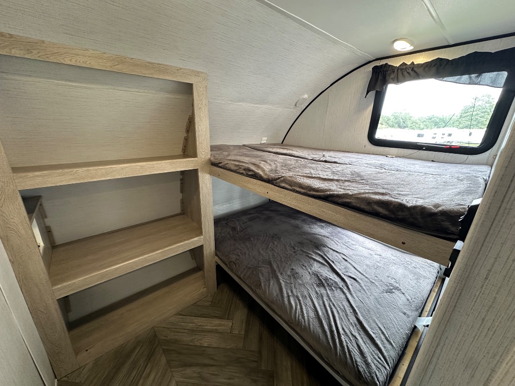 2022 Heartland Rv Pioneer, Prowler, & Prowler Lnyx - $19,880