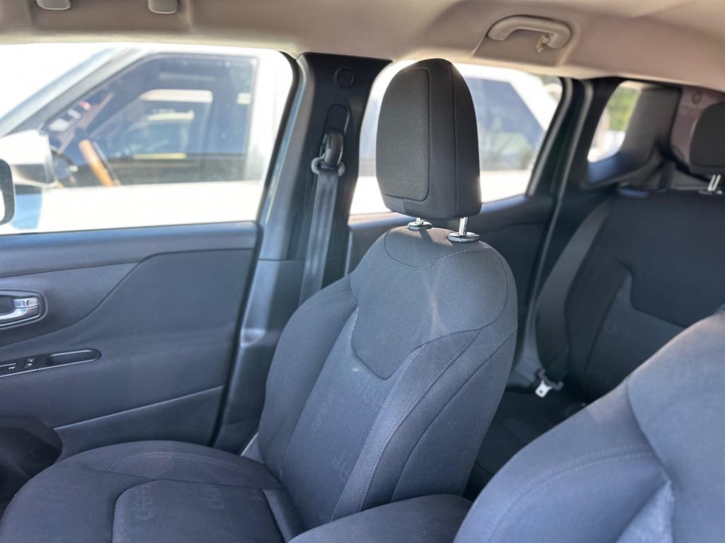 2017 Jeep Renegade Latitude photo