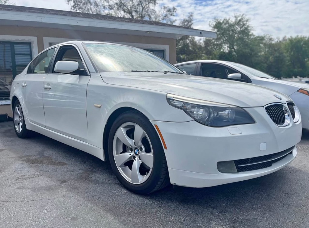2008 BMW 5-Series 528i photo