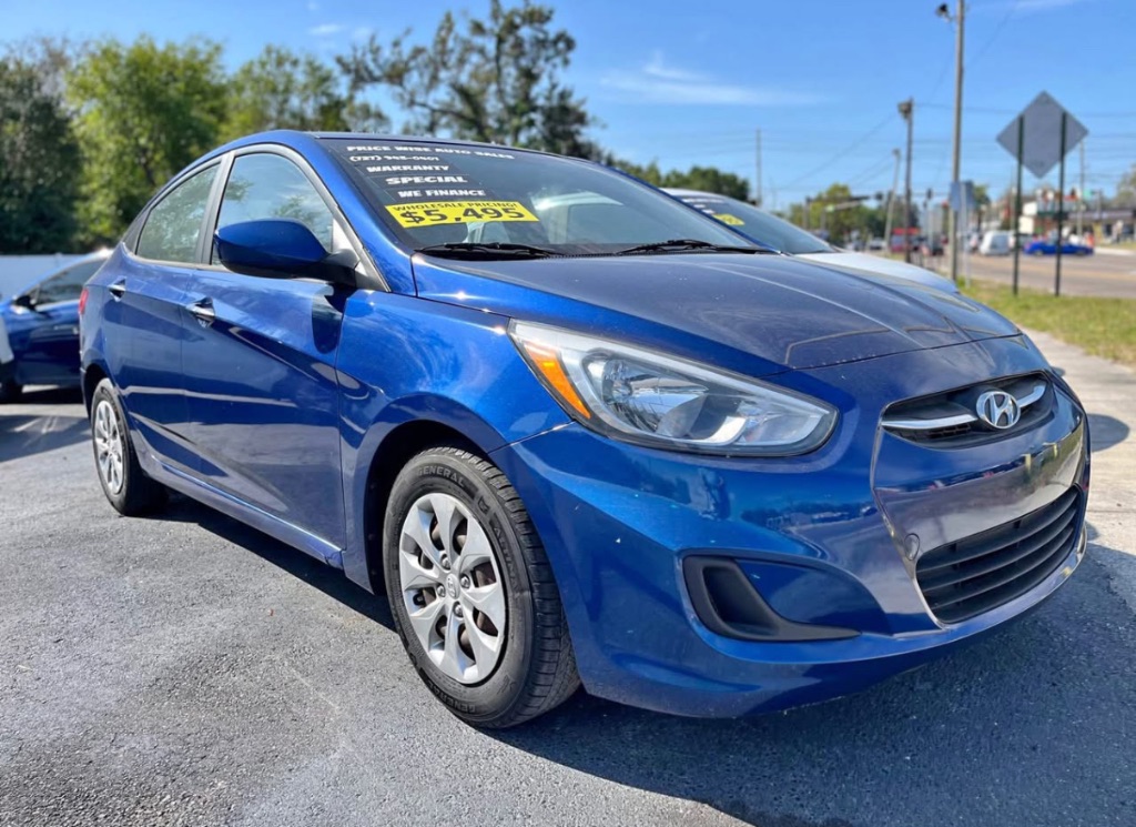 2016 Hyundai Accent SE photo
