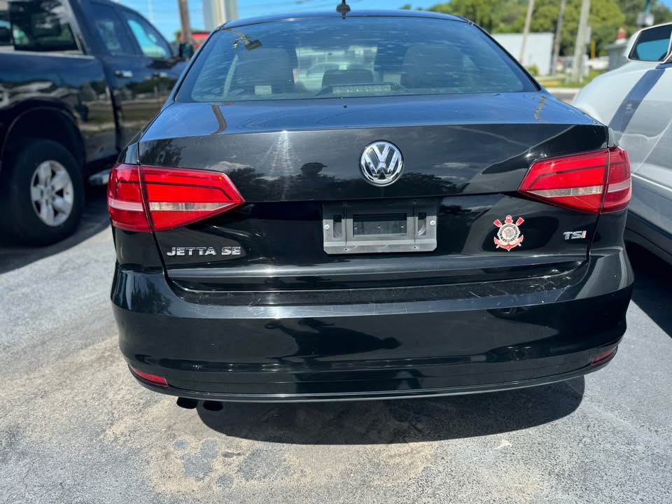 2015 Volkswagen Jetta - $3,995