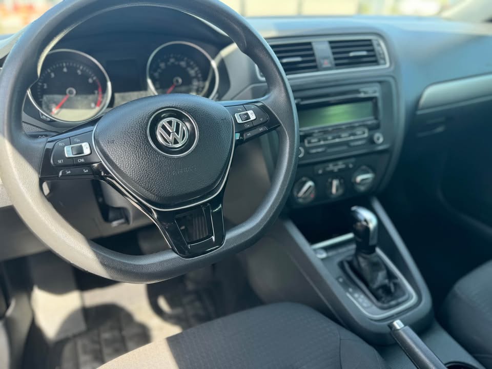 2015 Volkswagen Jetta - $3,995