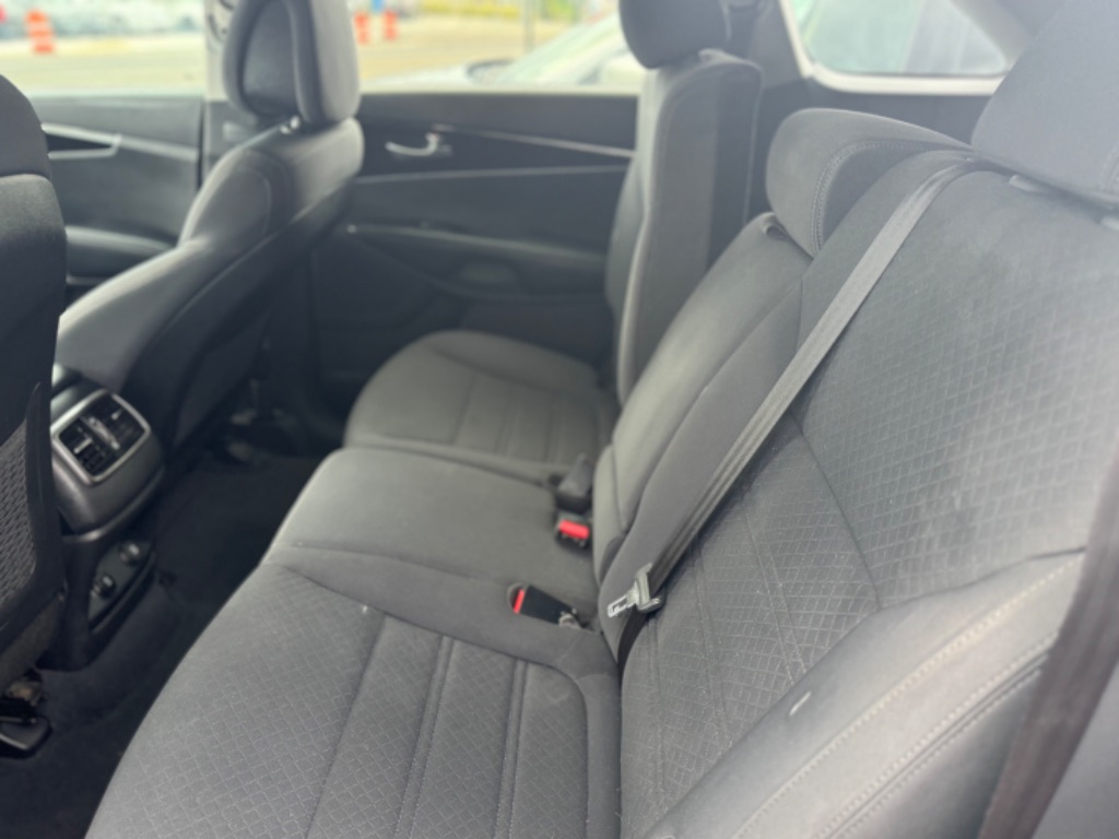 2016 Kia Sorento - $7,995