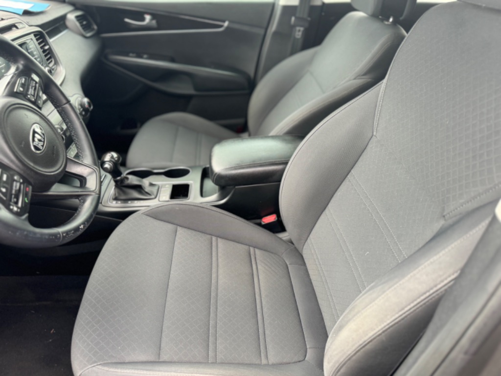 2016 Kia Sorento - $7,995