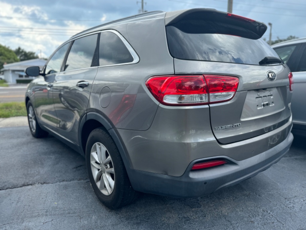 2016 Kia Sorento - $7,995