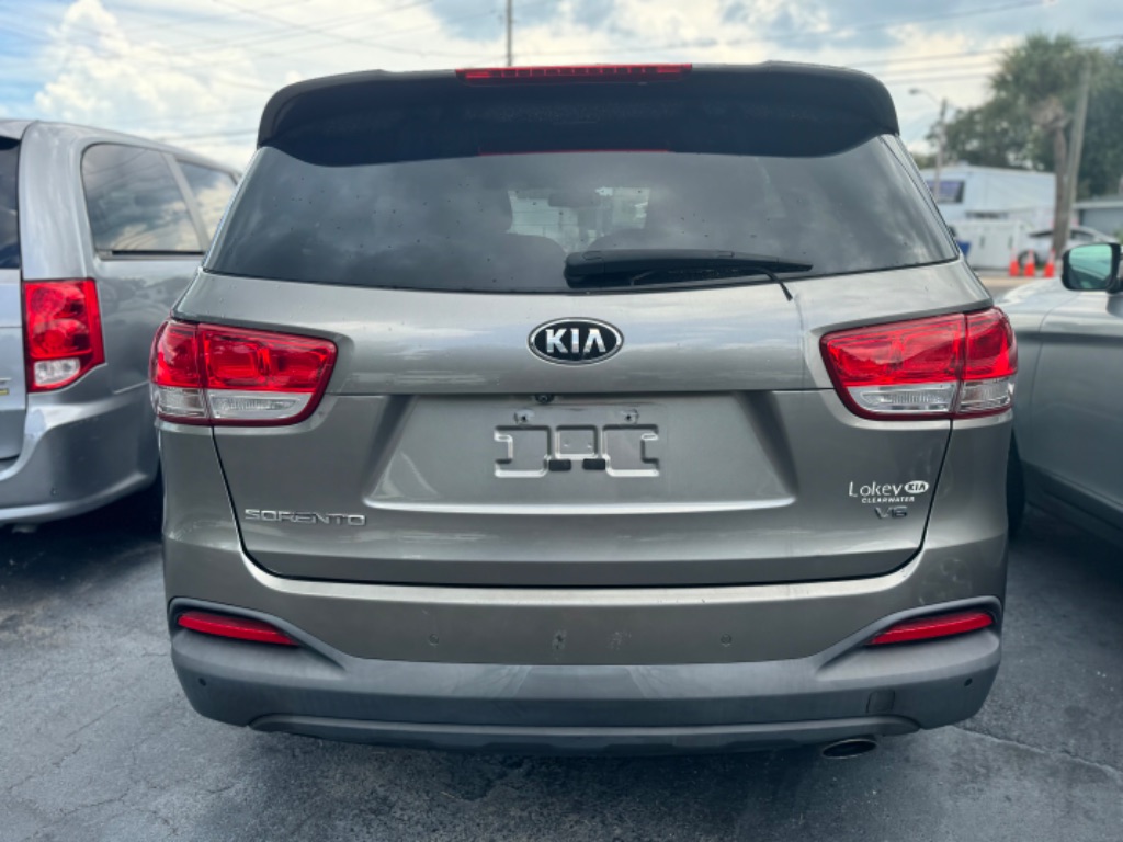 2016 Kia Sorento - $7,995