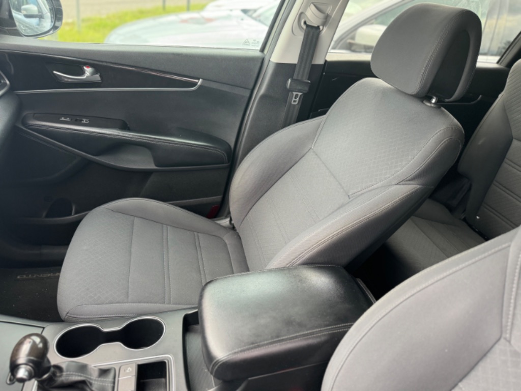 2016 Kia Sorento - $7,995