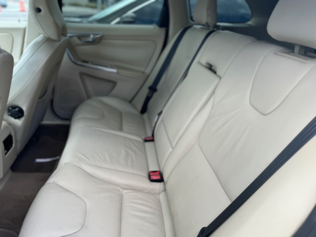 2013 Volvo XC60 - $4,500