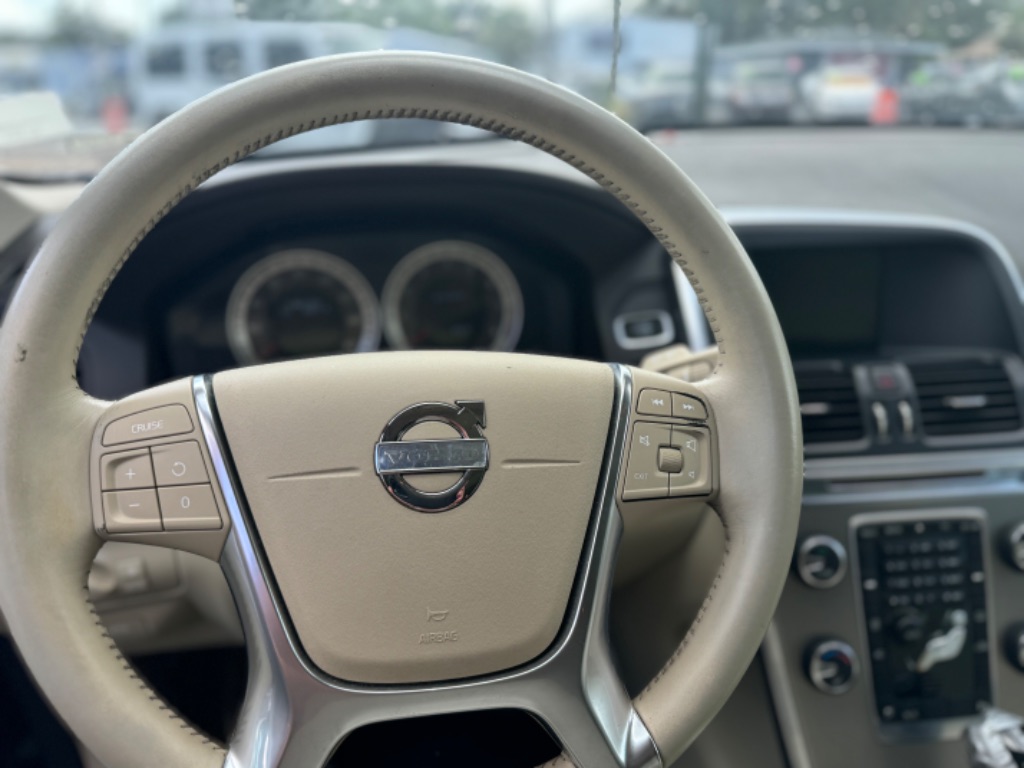 2013 Volvo XC60 - $4,500