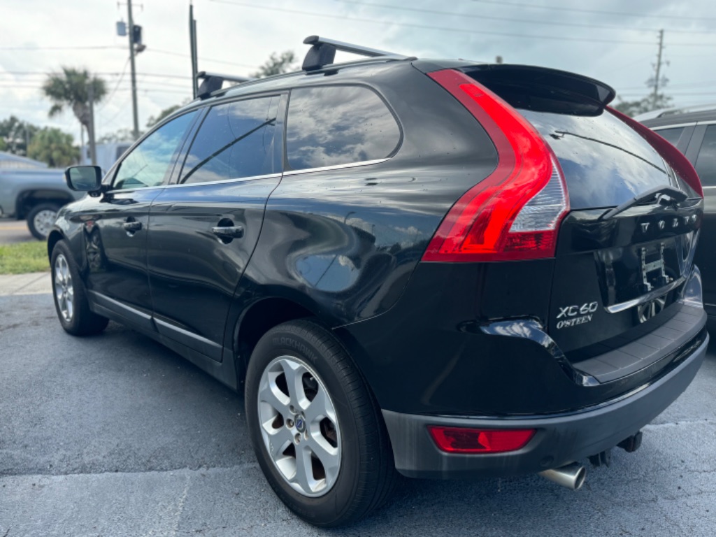2013 Volvo XC60 - $4,500