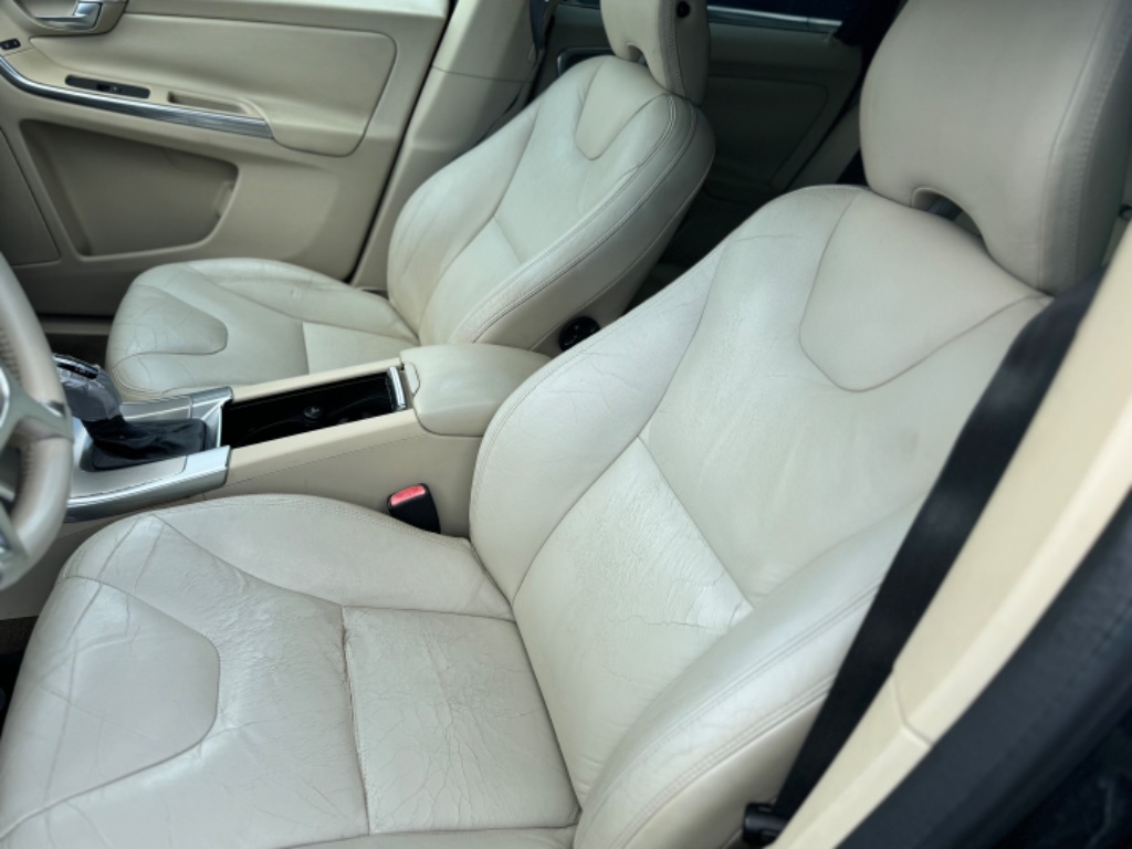 2013 Volvo XC60 - $4,500