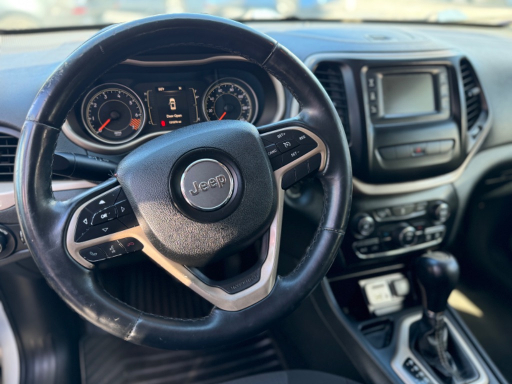 2015 Jeep Cherokee - $5,995