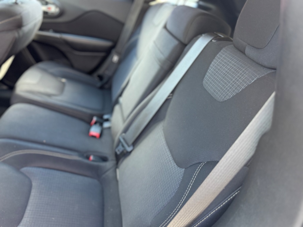 2015 Jeep Cherokee - $5,995