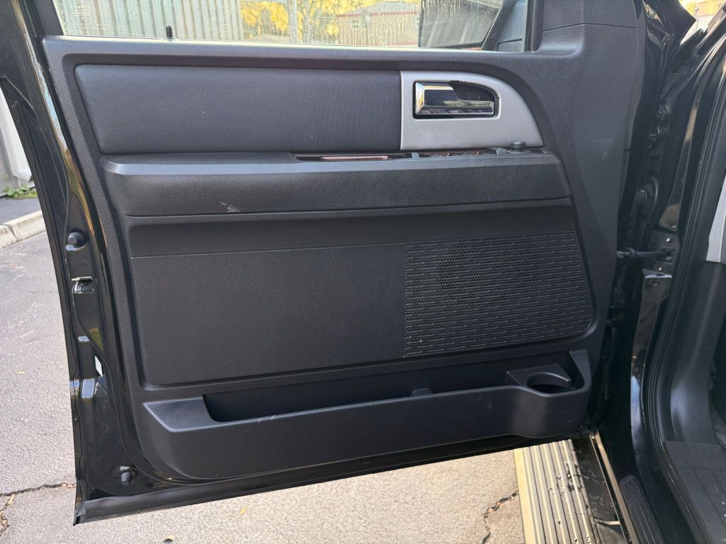 2010 Ford Expedition EL Limited photo