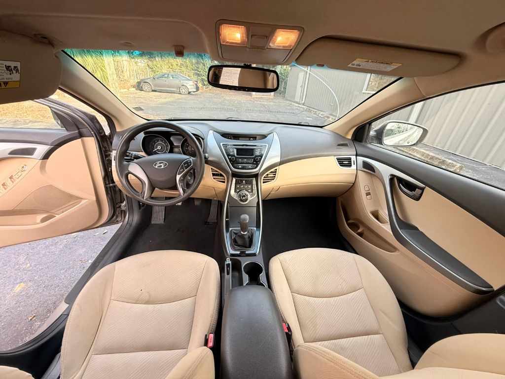 2013 Hyundai Elantra GLS photo