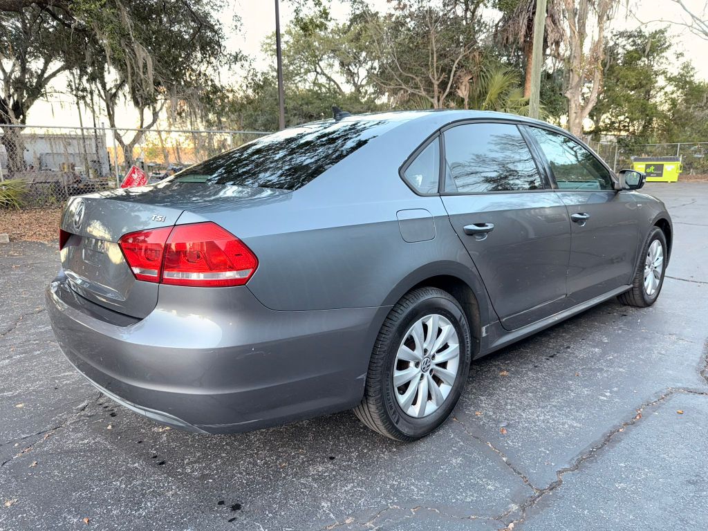 2014 Volkswagen Passat S PZEV photo