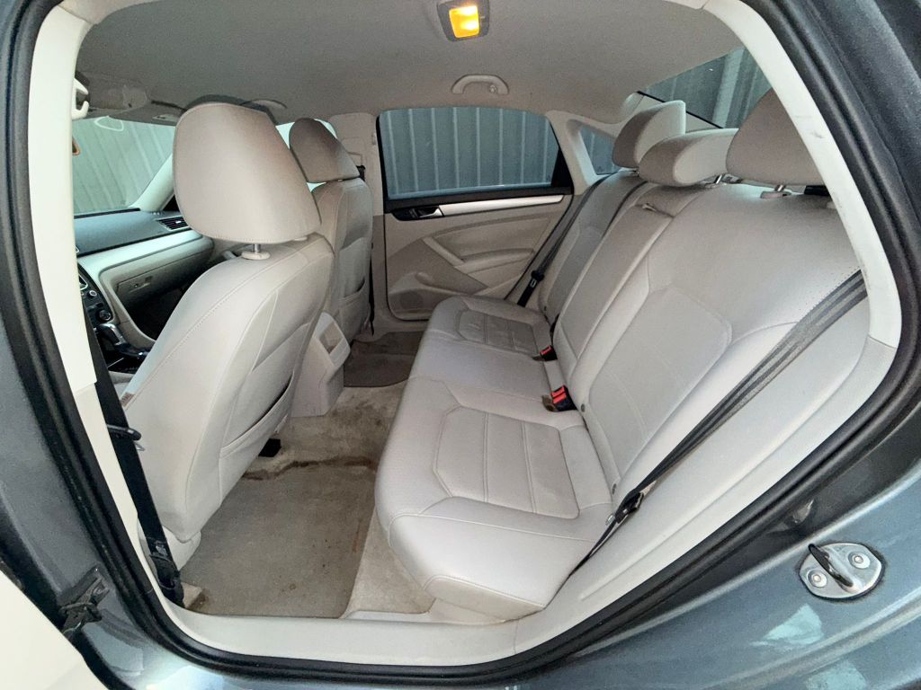 2014 Volkswagen Passat S PZEV photo