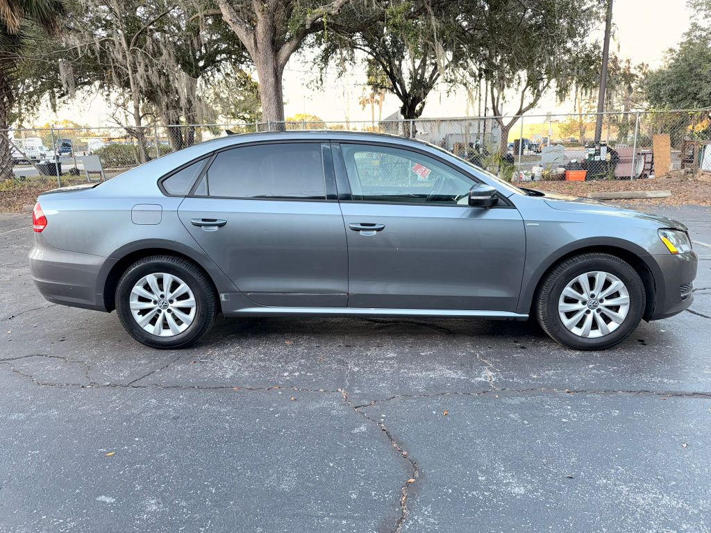 2014 Volkswagen Passat S PZEV photo