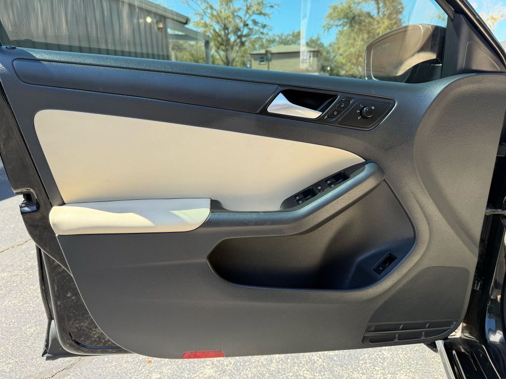 2014 Volkswagen Jetta SE photo