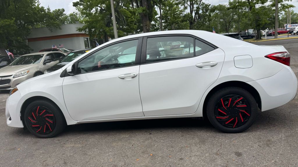 2017 Toyota Corolla LE photo