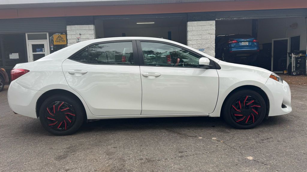 2017 Toyota Corolla LE photo