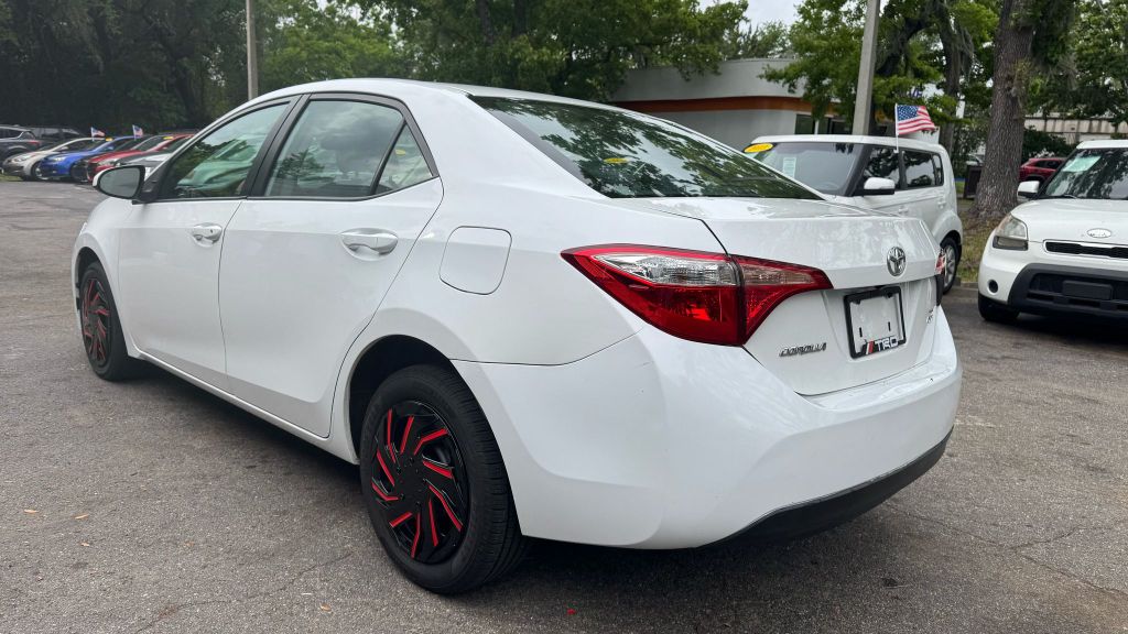 2017 Toyota Corolla LE photo